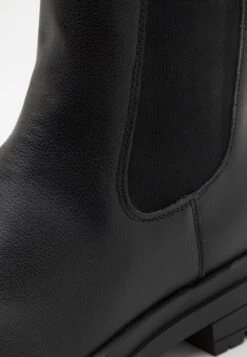 YOURTURN Korte Laarzen - Black 13 YOURTURN Korte Laarzen - Black -Yourturn 06ffa3bf4b7943ff9e70711f6b0d1906