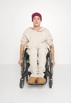 YOURTURN Trainingsbroek - Beige -Yourturn 30a4bc65601f4a879bbe26118d38de02