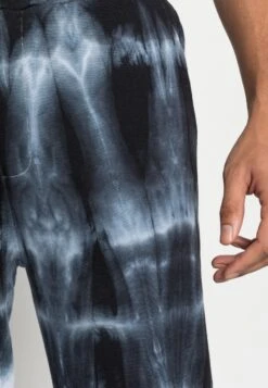 YOURTURN Monochrome Tie Dye Jogger Unisex - Trainingsbroek - Black/Off White 11 YOURTURN Monochrome Tie Dye Jogger Unisex - Trainingsbroek - Black/Off White -Yourturn 654f19235f8945ed9a79618b7b3b59ae