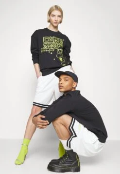 YOURTURN Unisex - Shorts - White 11 YOURTURN Unisex - Shorts - White -Yourturn 6f5ad2a77f02486f8de5bd002f616c64