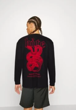 YOURTURN Longsleeve - Black 9 YOURTURN Longsleeve - Black -Yourturn 726fe31d97d447e0bb0b4ee3b18308af