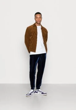 YOURTURN Festive Jogger Unisex - Trainingsbroek - Dark Blue -Yourturn 8021f402e98c4f69a2fc7eba3b316de6