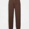 YOURTURN Oversized Unisex - Trainingsbroek - Dark Brown -Yourturn a30933aef5e0406eaf2678027481b034