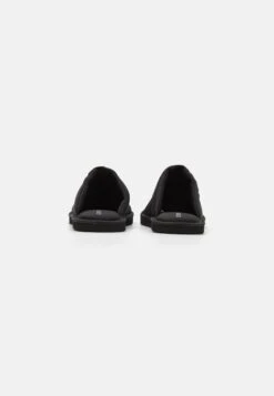 YOURTURN Unisex - Pantoffels - Black -Yourturn a35d6f2c4b0d4603bf31b8659dc70b71