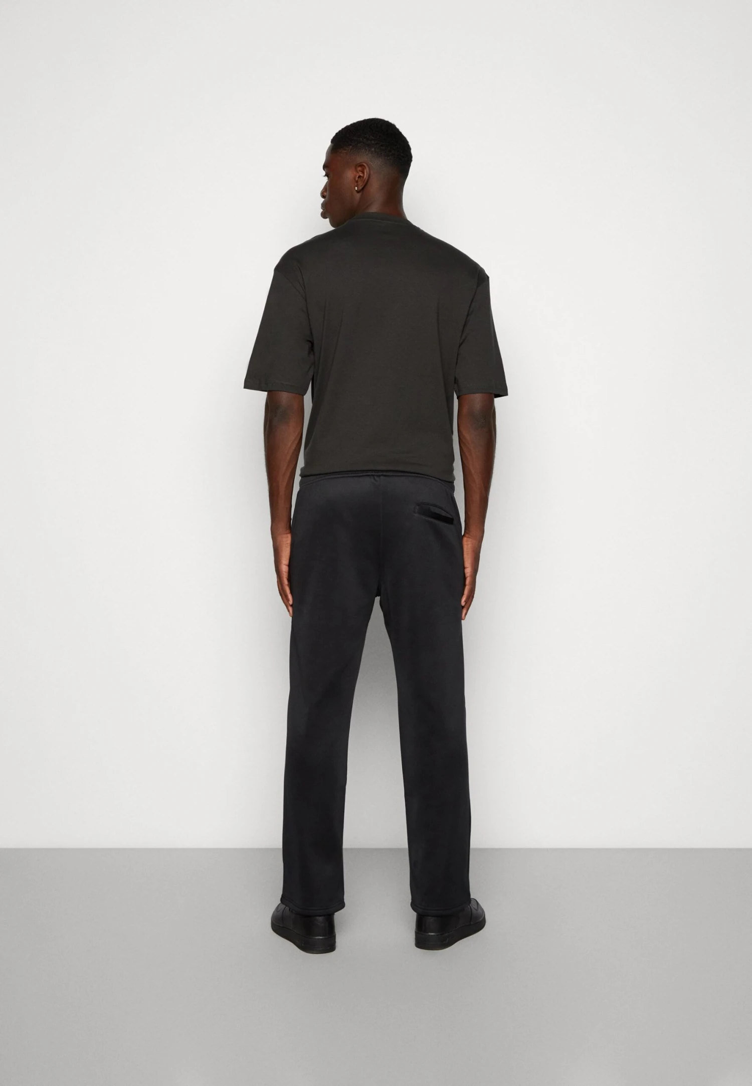 YOURTURN Unisex - Trainingsbroek - Black 5 YOURTURN Unisex - Trainingsbroek - Black - Afbeelding 3