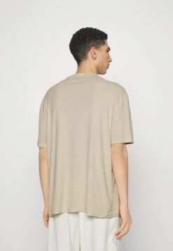 YOURTURN Unisex 2 Pack - T-Shirt Basic - Offwhite/Light Green -Yourturn e76c22721a5f4d369083afe82213e07c